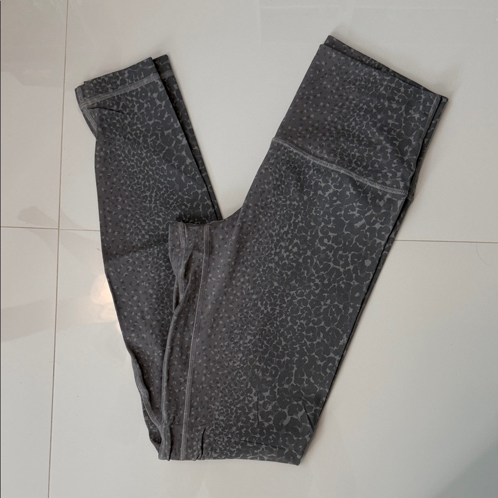 Lululemon Gray Leopard Print Leggings Size 6